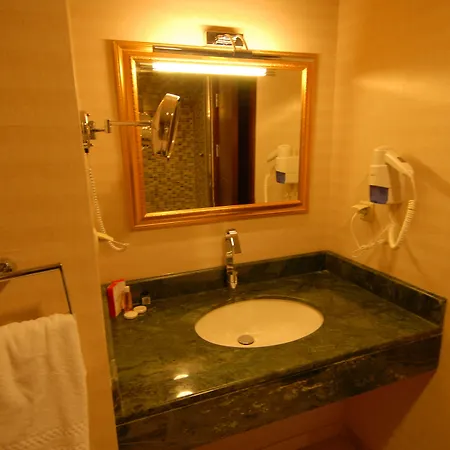 Cetin Hotel 3*